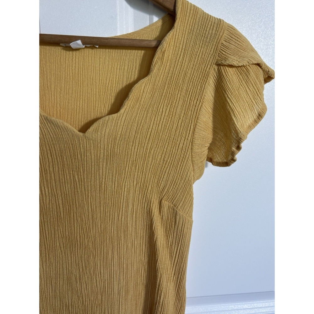 Mine Yellow Crinkle Knit Flutter Sleeve Scalloped Neck‎ Top Women Large 0555